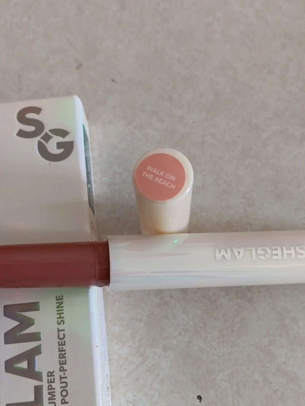 glam Sheglam Pout-Perfect Shine Lip Plumper - Walk On The Beach (Nude Pink)